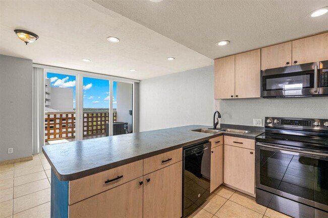 Building Photo - 4015 Bayshore Blvd