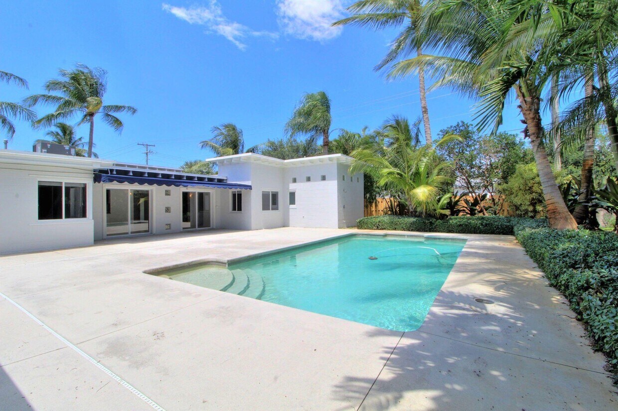 Primary Photo - 402 NW 7th St