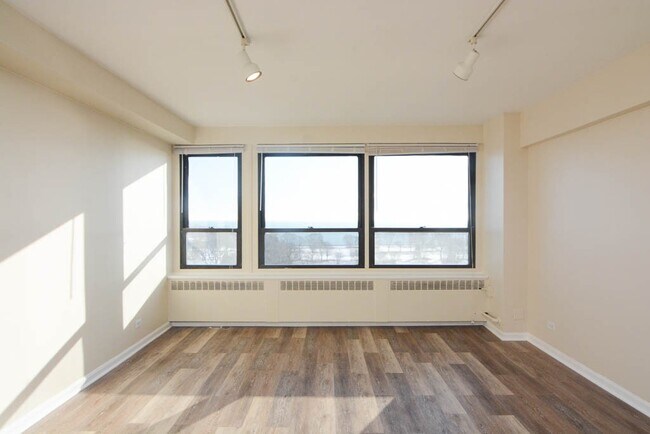 Building Photo - 4180 N Marine Dr