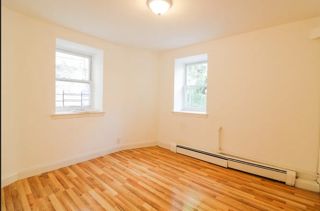 Bedroom - 167 Delancey Plz