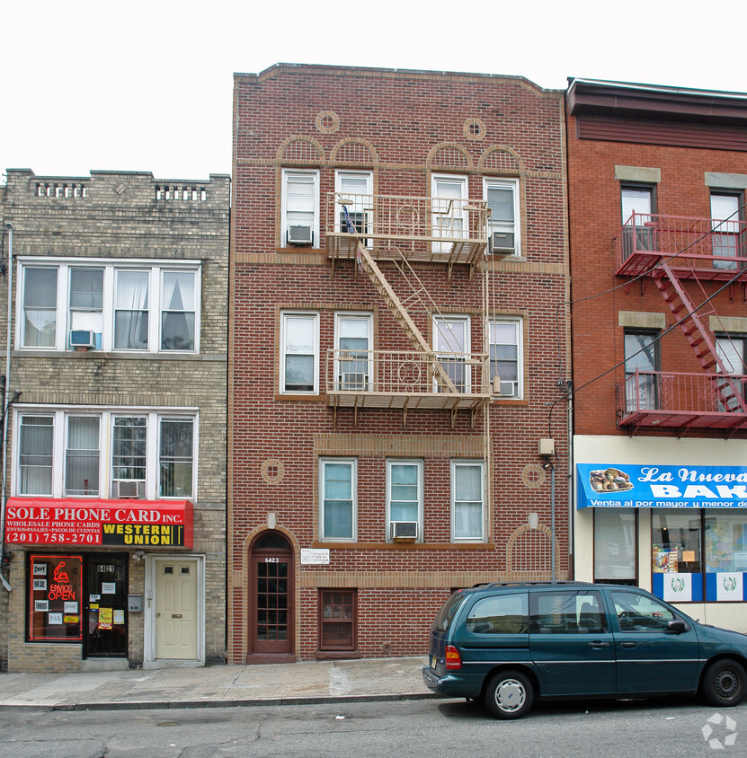 Foto del edificio - 6423 Hudson Ave