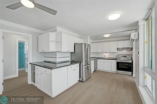 Foto del edificio - 2400 NE 9th St
