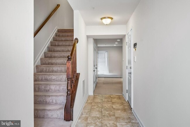 Foto del edificio - 644 Shore Forest Dr