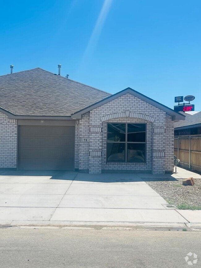 Building Photo - 71 Maverick Dr