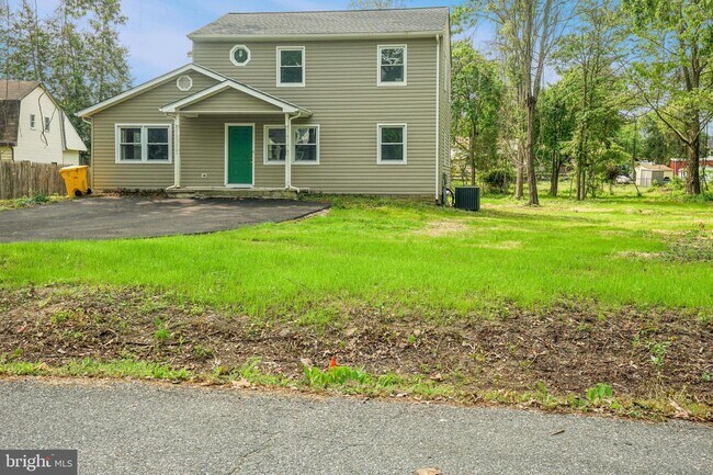 Building Photo - 1313 Paul Dr