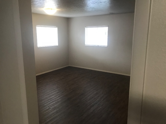 Building Photo - 294 N 300 W