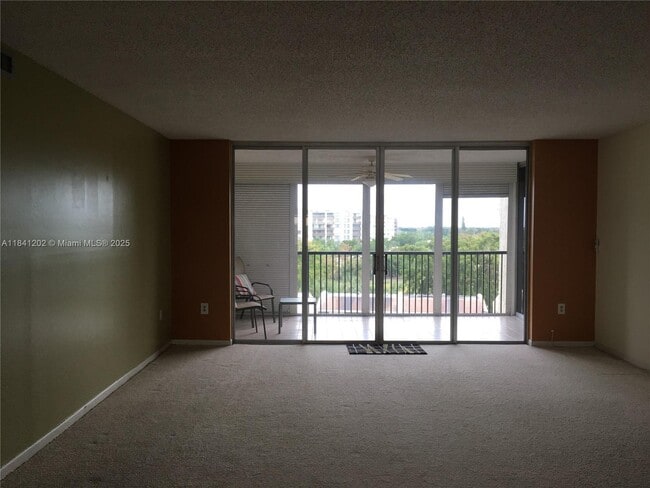 Foto del edificio - 3940 Inverrary Blvd