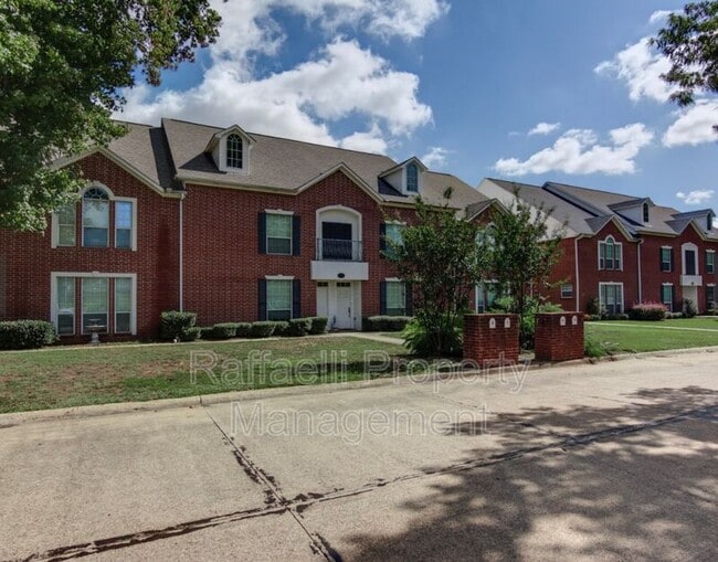 Foto del edificio - 6 Fernwood Dr