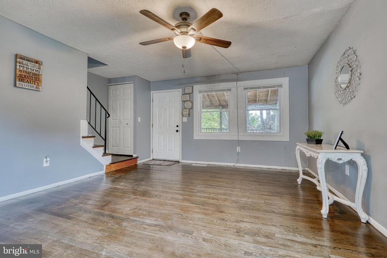 Primary Photo - 710 Seawall Rd