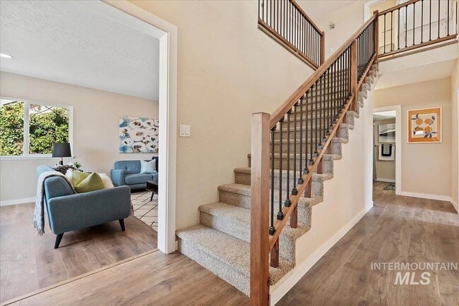 Building Photo - Renovated Nampa Home