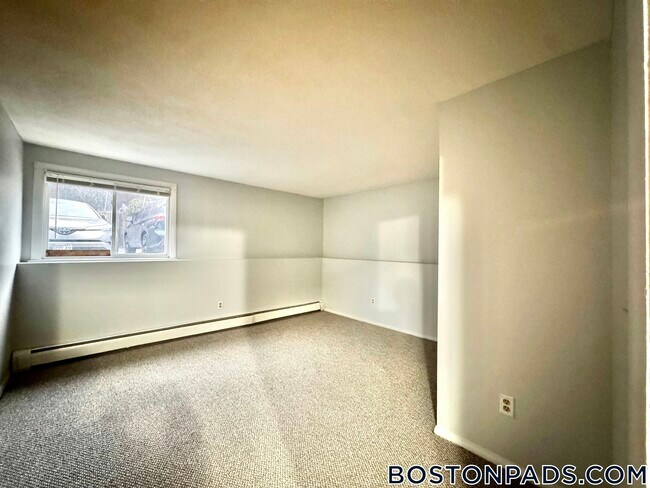 Foto del edificio - 715 N Main St