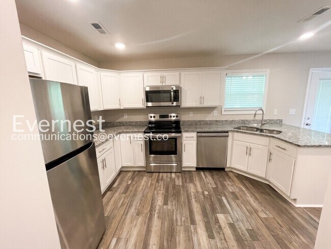 Foto del edificio - 1267 Kendall Dr