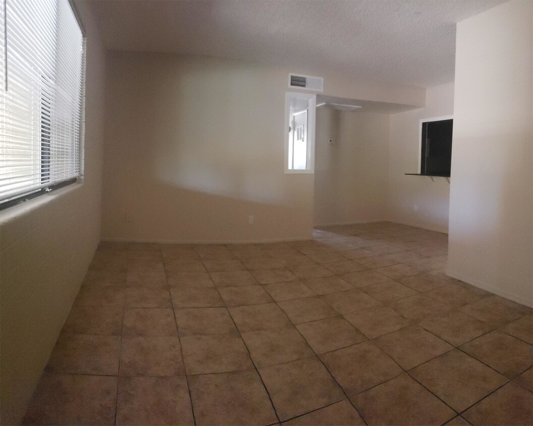 Foto principal - 809 E Vogel Ave