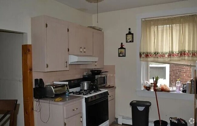 Building Photo - 60 Lubec St