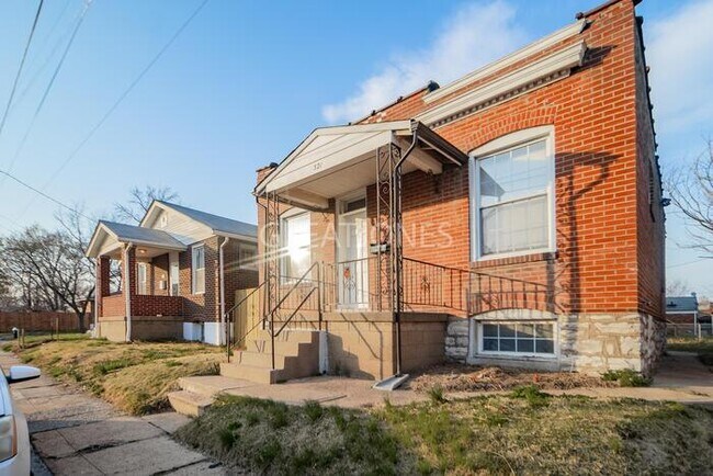 Building Photo - 521 Bowen St