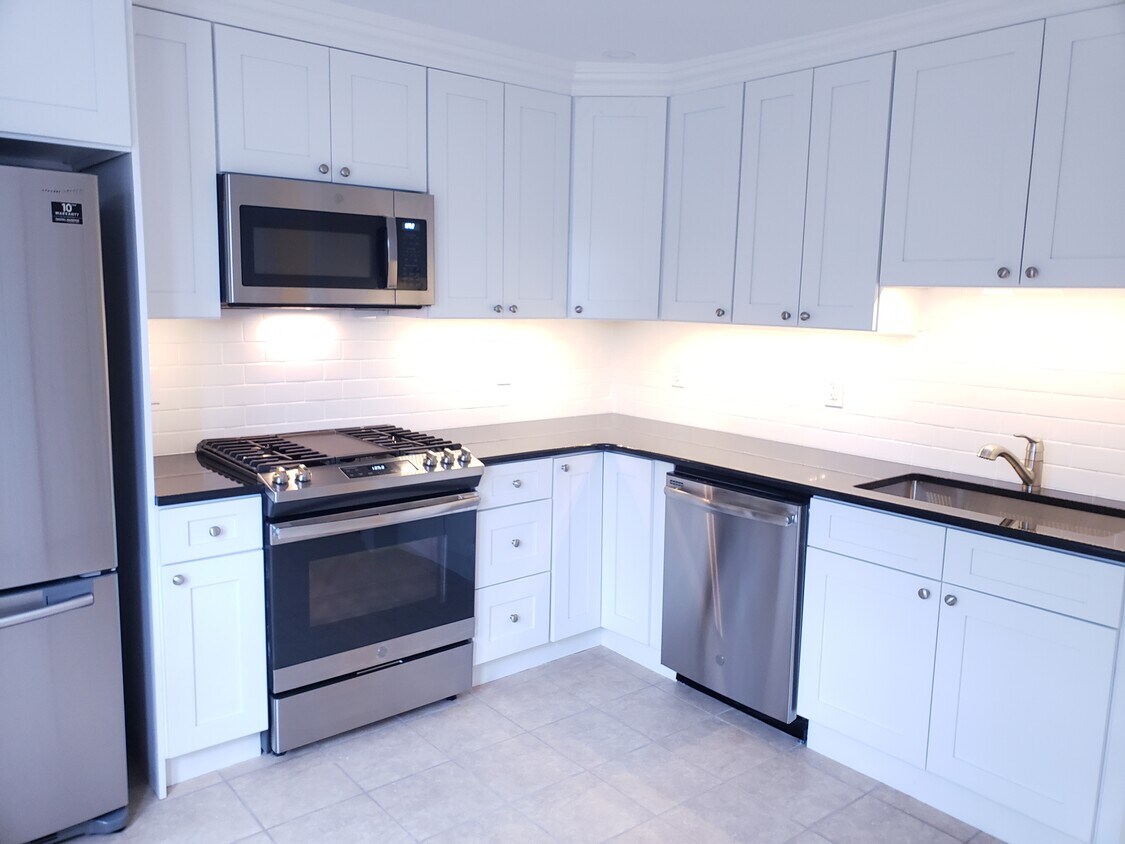 Foto principal - 8026 Germantown Ave