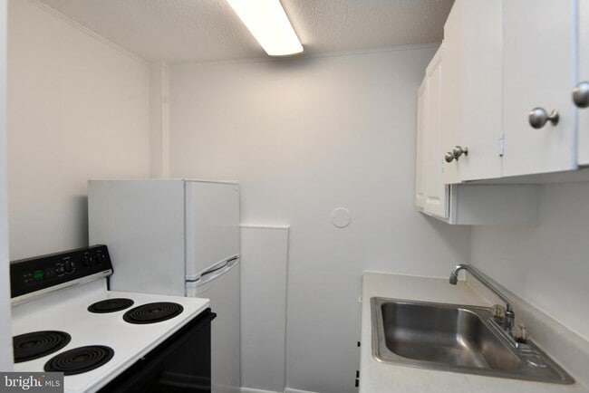 Foto del edificio - 9001 Yorkshire Ln
