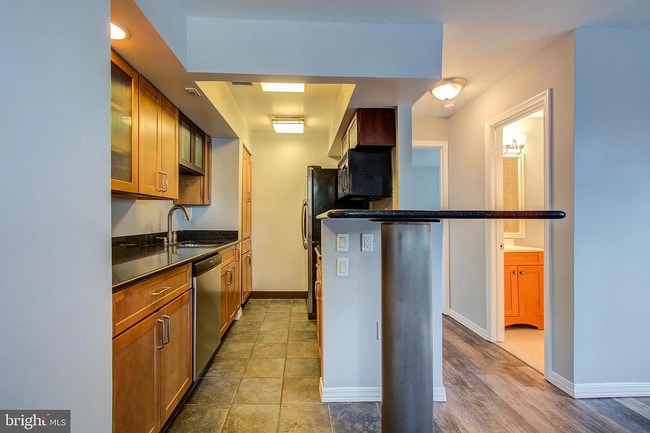 Kitchen - 732 5th St SE