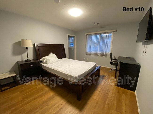 Photo du bâtiment - 453-453 Morrison Ave