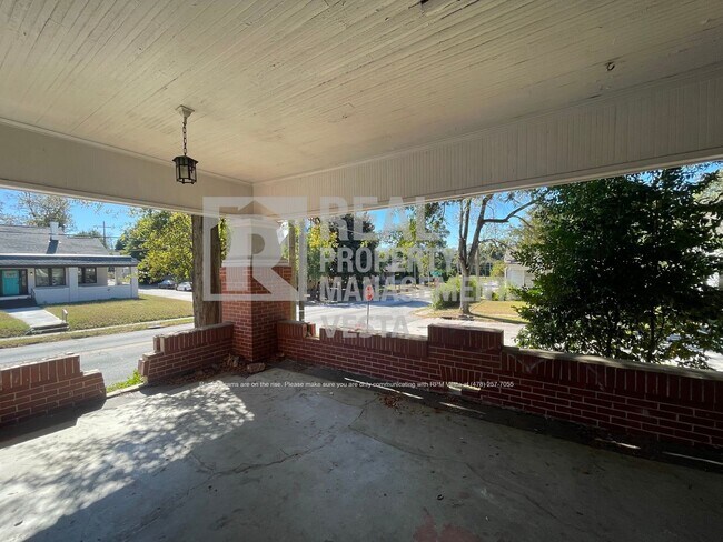 Foto del edificio - 1096 Hillyer Ave