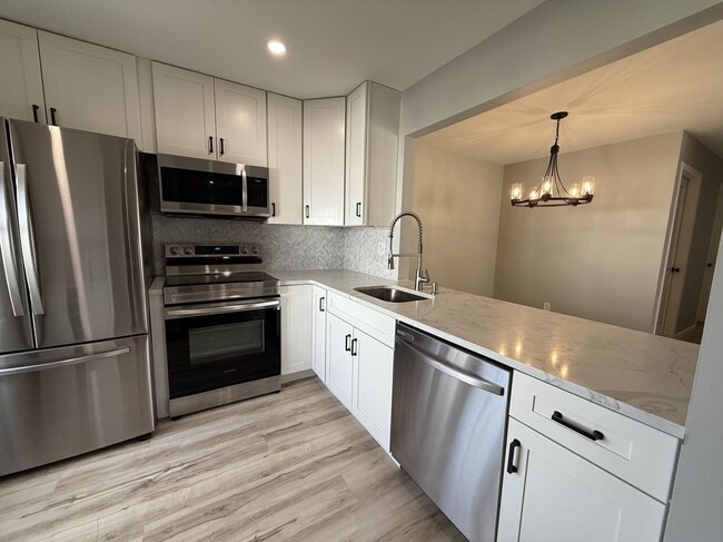 Building Photo - 315B Delancey Pl