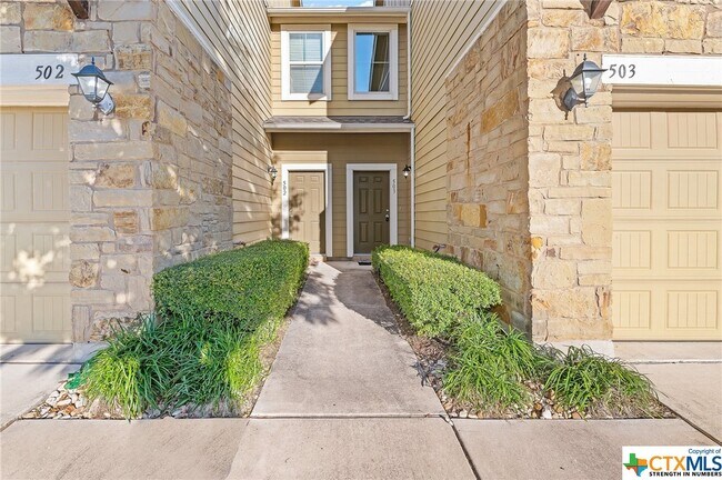 Building Photo - 1620 Bryant Dr