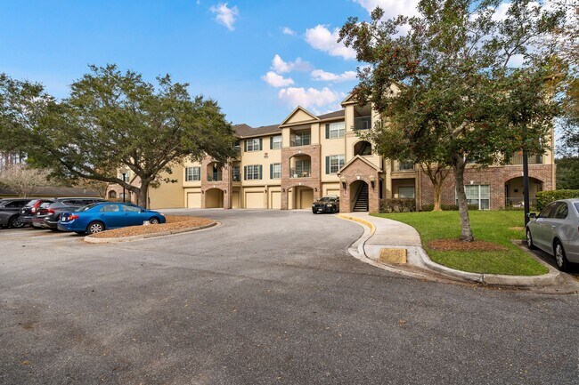 Foto del edificio - 7800 Point Meadows Dr