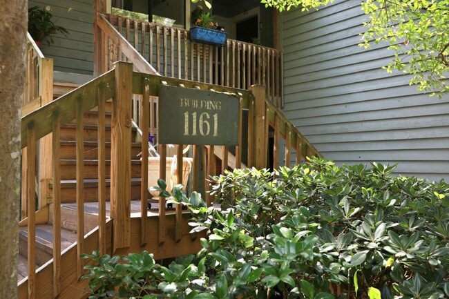 Building Photo - 1161 Shadow Lake Cir