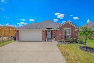 Building Photo - 1011 Dove Chase Ln