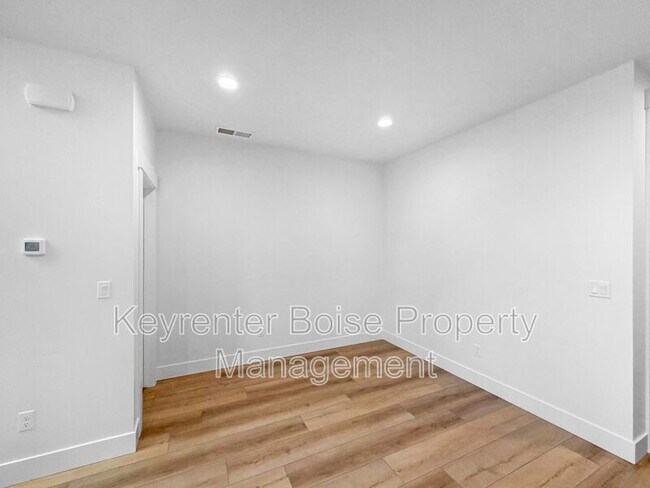 Foto del edificio - 280 S Filbert Ln