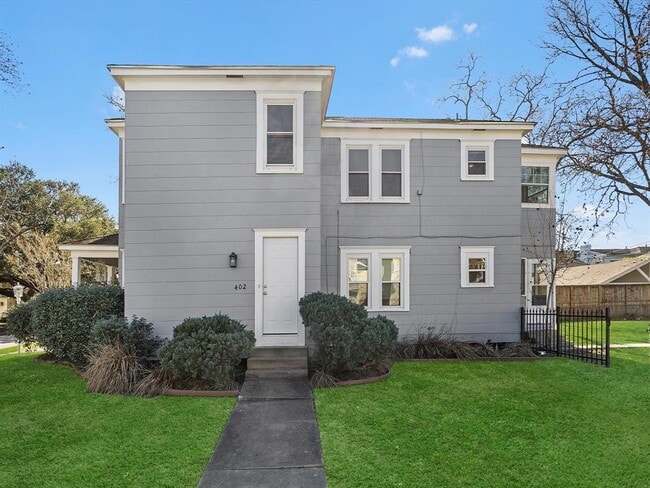 Building Photo - 402 W 15th St