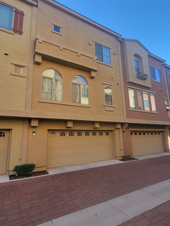 Foto del edificio - 900 S 94th St