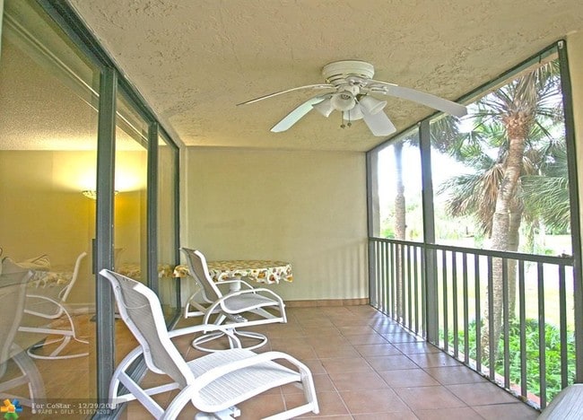 Building Photo - 16475 Golf Club Rd