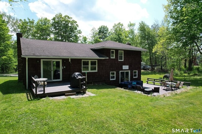 Building Photo - 17 Colebrook Rd