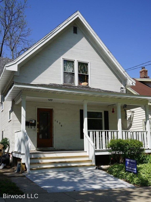 Primary Photo - 1326 Mound St