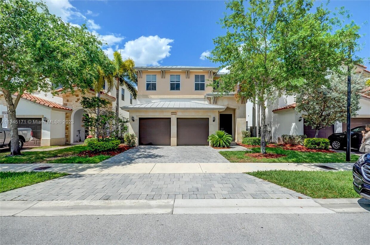 10555 NW 69th Terrace, Doral, FL 33178 House Rental in Doral, FL