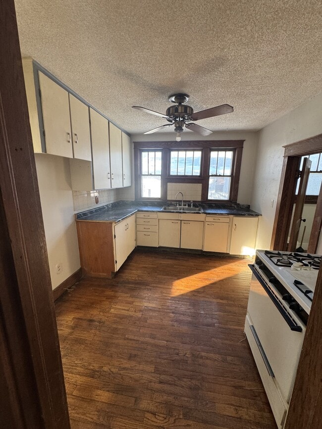 Foto del edificio - 1909 SW Lane St