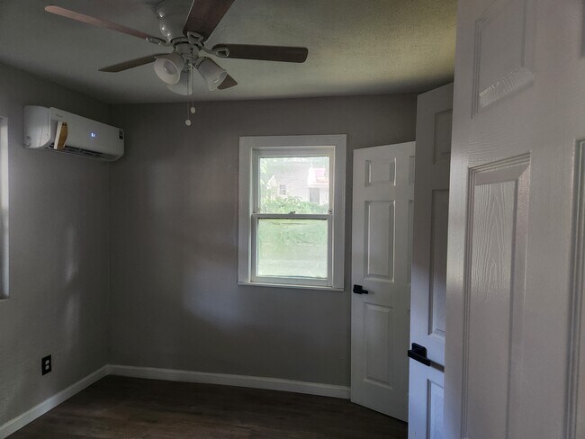 Foto del edificio - 1206 S Rockford Ave