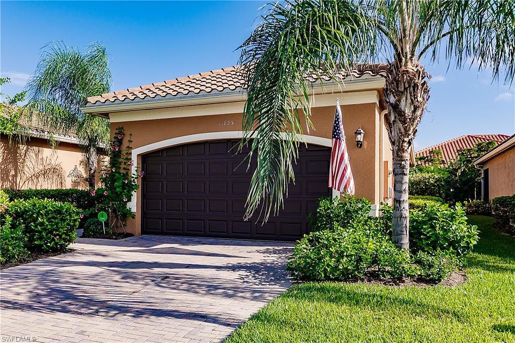 Foto principal - 11895 Five Waters Cir