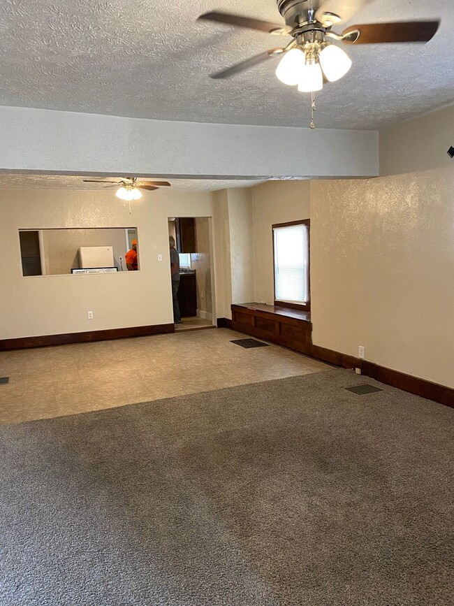 Building Photo - **Second Month Free** Nice Three Bedroom H...