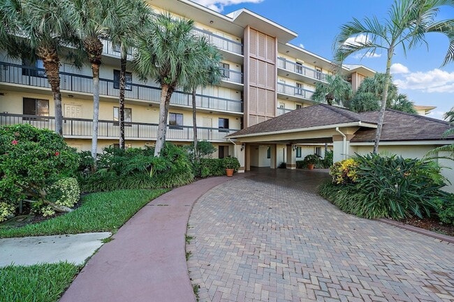 Building Photo - 2601 Marina Isle Way