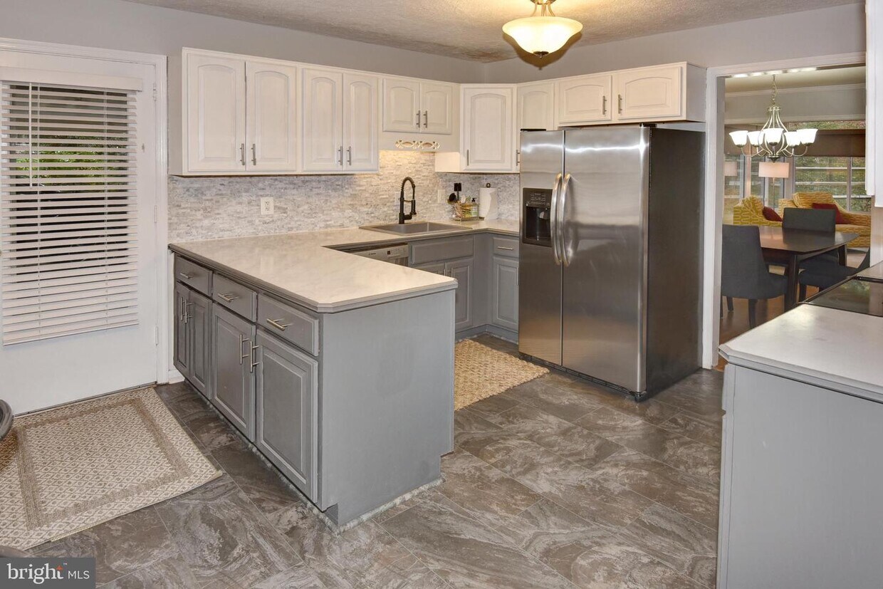 Foto principal - 11035 Ring Rd