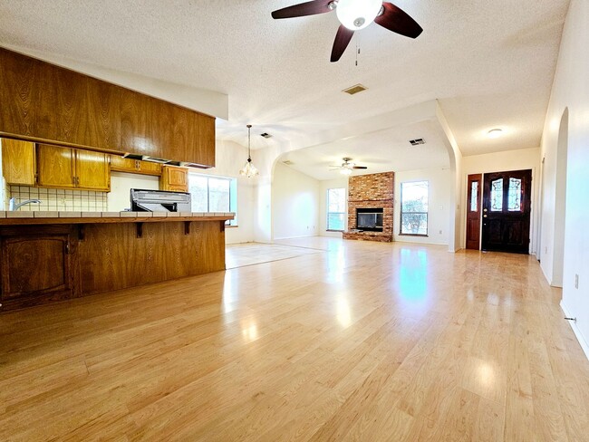 Foto del edificio - Spacious 3-Bedroom Home | 1603 Sq. Ft. | E...