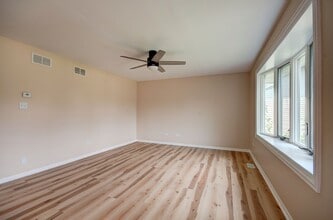Building Photo - 1401 Benham Dr