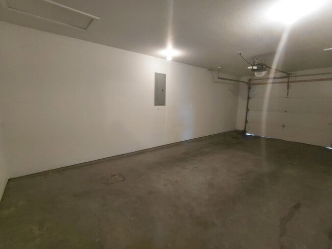 Building Photo - 16095 Holy Cross Ln