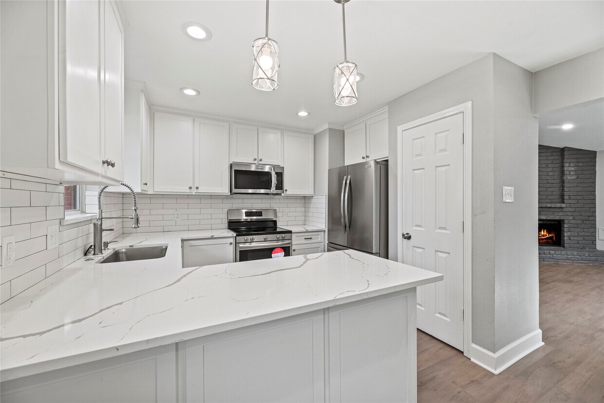 Foto principal - 3031 Jenny Dr