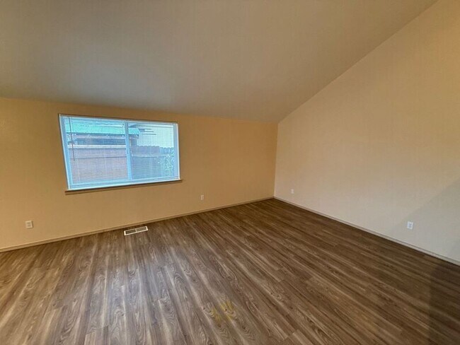 Foto del edificio - 1685 Lucinda Ave NE