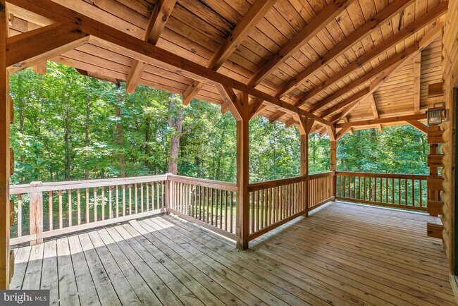 Building Photo - 4020 Millwood Rd