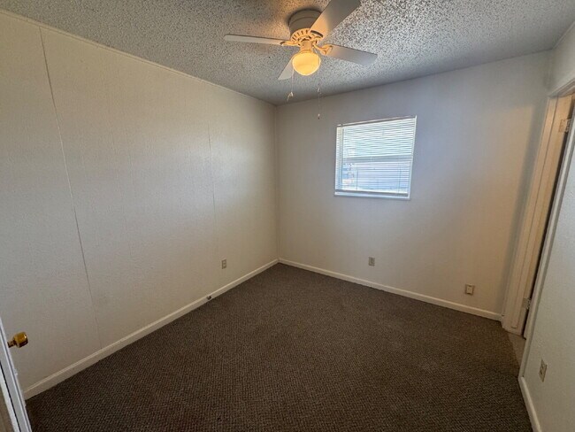 Foto del edificio - MOVE IN SPECIAL- Cozy 2-Bedroom Unit in Lubbock – Ideal for Urban Living!