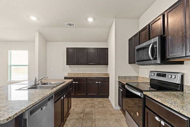 Building Photo - 9506 Kensley Rose Dr